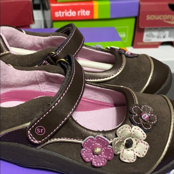 Alyssa - Picture 3 of 7